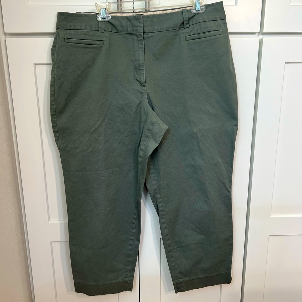 Talbot’s The Perfect Crop Curvy size 16; green, used condition
